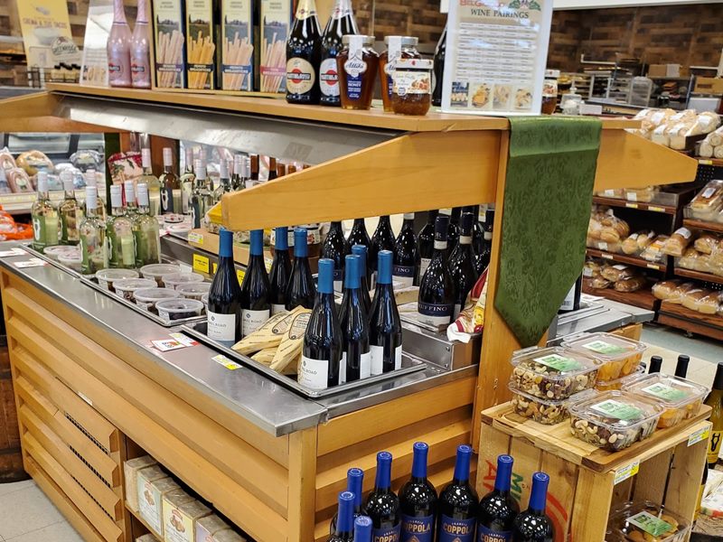 Warrenville Fresh Market food
